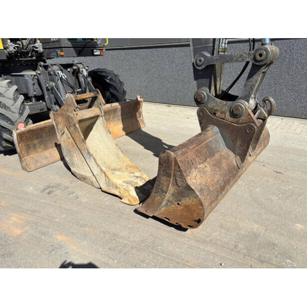 2017 فولفو EW140D-46966176