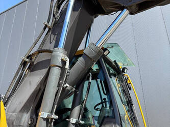 2017-volvo-ew140d-1443582-46966179