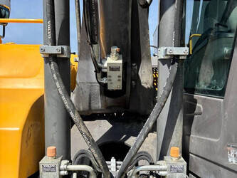 2017-volvo-ew140d-1443582-46966181