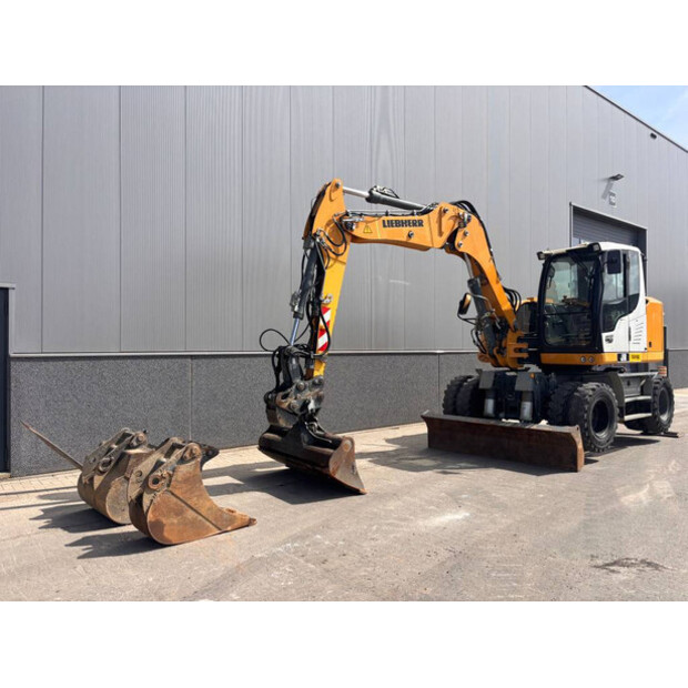 2015 Liebherr A912-46966329