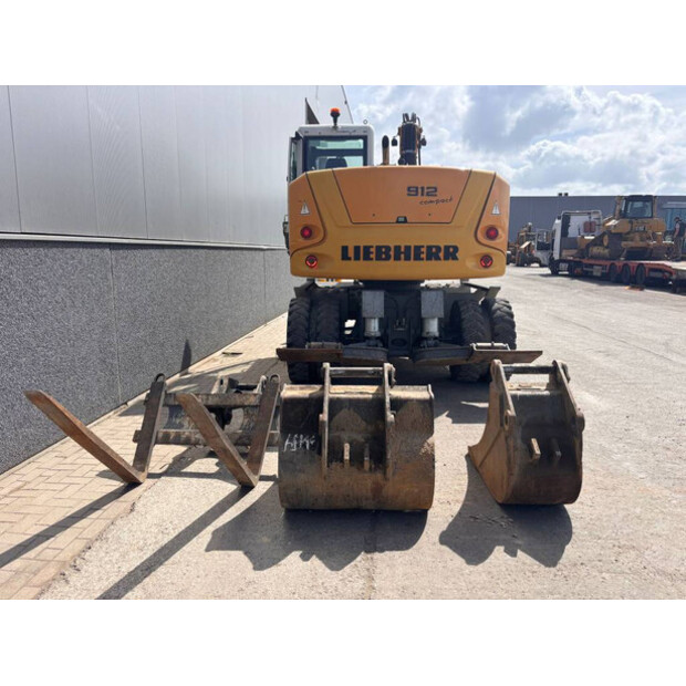 2015 Liebherr A912-46966332