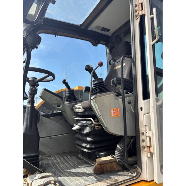 2015 Liebherr A912-46966338