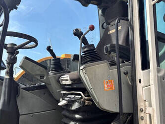 2015-liebherr-a912-46966338