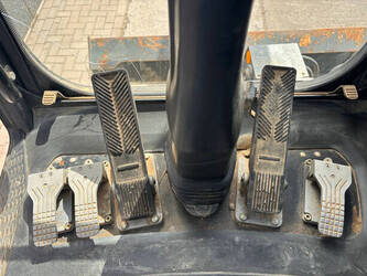 2015-liebherr-a912-46966350