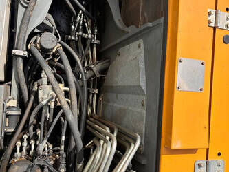 2015-liebherr-a912-46966357