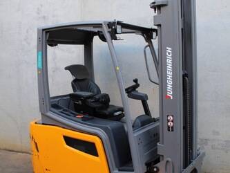 صورة ل الرافعات الشوكية الكهربائية 2019 جنجهينريتش EFG 220 550 DZ