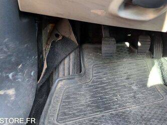 2007-renault-megane-1449762-46983300