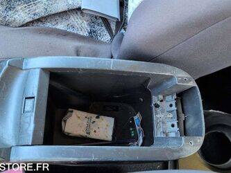 2007-renault-megane-1449762-46983303