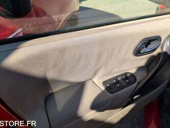 2007-renault-megane-1449762-46983310