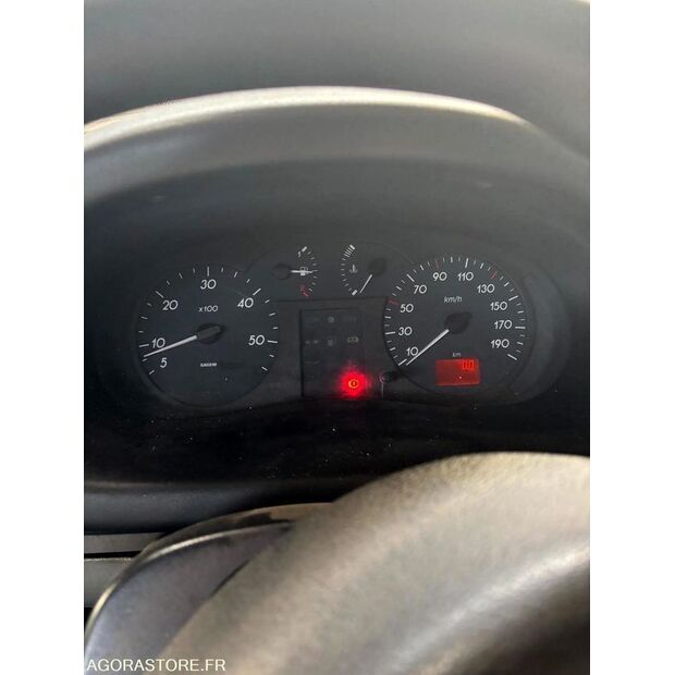 2003 رينو Mascott-46983379