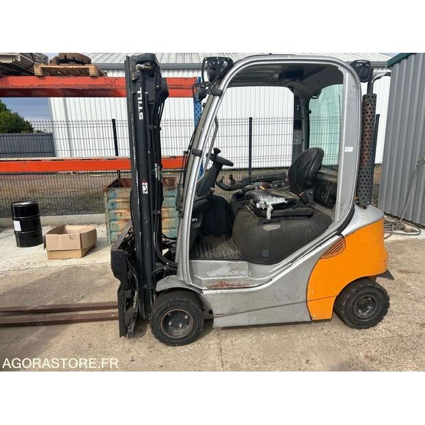 2016 Still R70-20-46983401