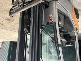 2016-still-r70-20-46983403