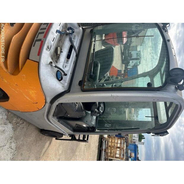 2016 Still R70-20-46983404