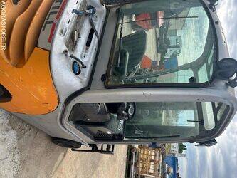 2016-still-r70-20-46983404