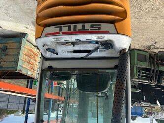 2016-still-r70-20-46983405