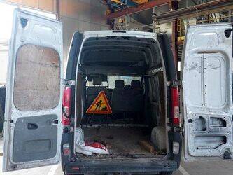 2007-renault-trafic-1449770-46983487