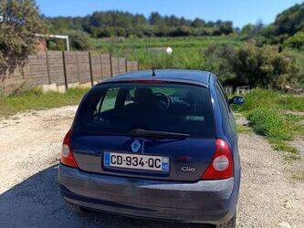 2004-renault-clio-1449781-46983744