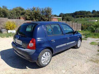 2004-renault-clio-1449781-46983748