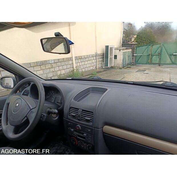 2004 Renault Clio-46983750