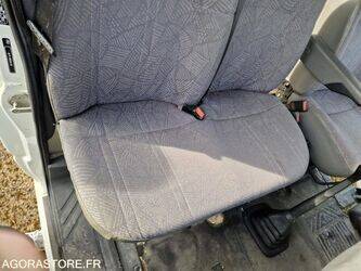 2006-ford-transit-1449782-46983786