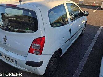 2009-renault-twingo-1449787-46983832