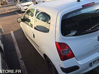 2009-renault-twingo-1449787-46983834