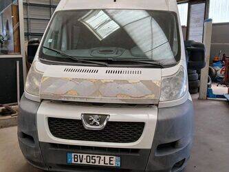 2011-peugeot-boxer-1449788-46983894