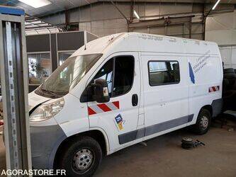 2011-peugeot-boxer-1449788-46983896