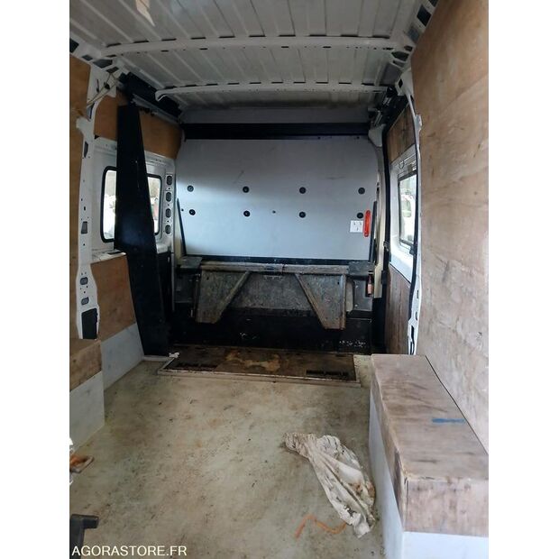 2011 Peugeot BOXER-46983897