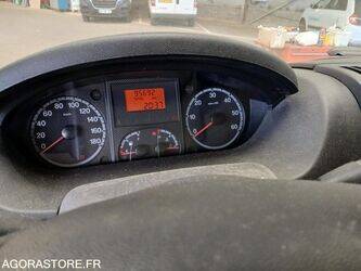 2011-peugeot-boxer-1449788-46983899