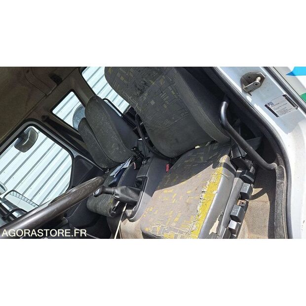 2001 Renault Midlum-46984006