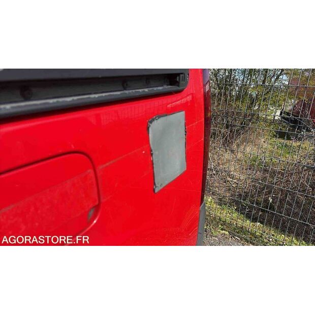 2015 Peugeot PARTNER-46984049