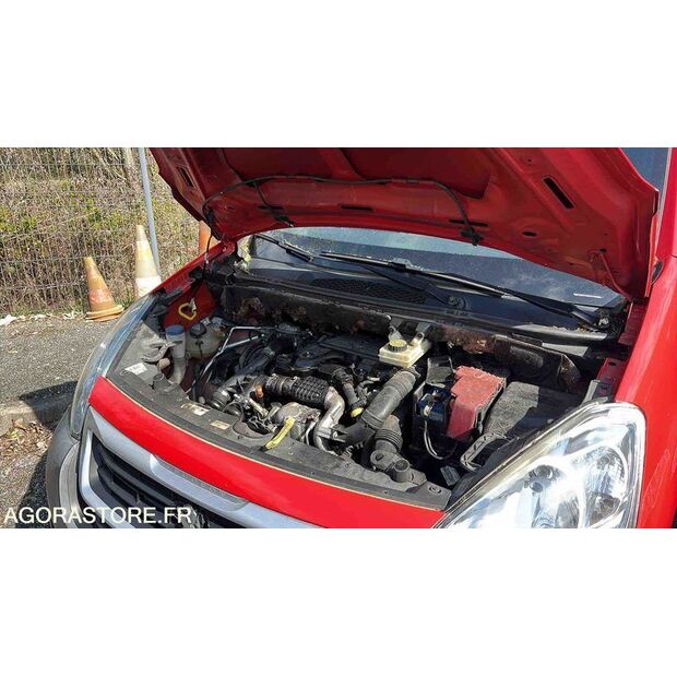 2015 Peugeot PARTNER-46984051