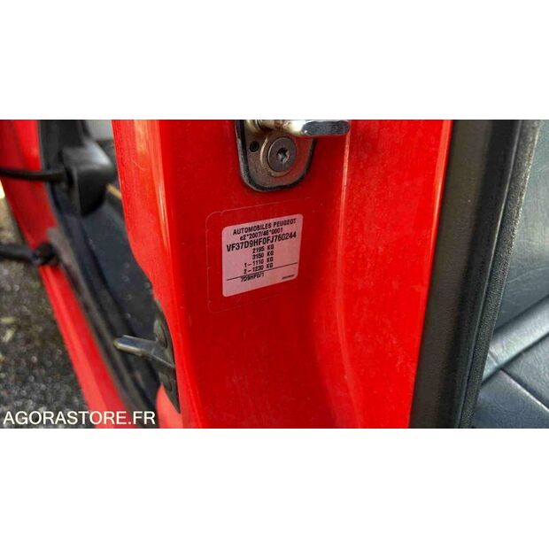 2015 Peugeot PARTNER-46984053