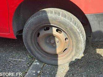 2015-peugeot-partner-1449794-46984056