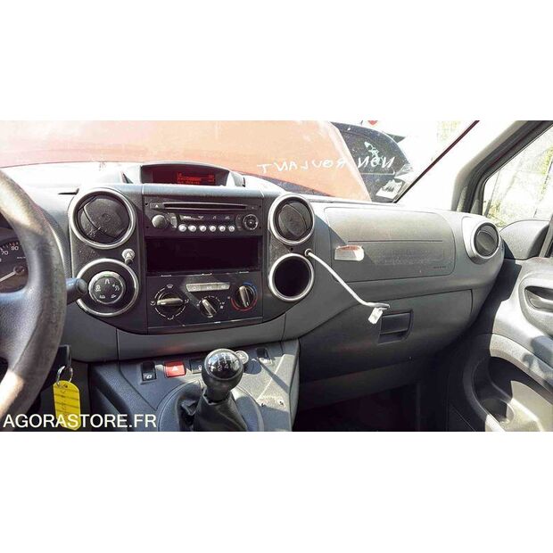 2015 Peugeot PARTNER-46984062
