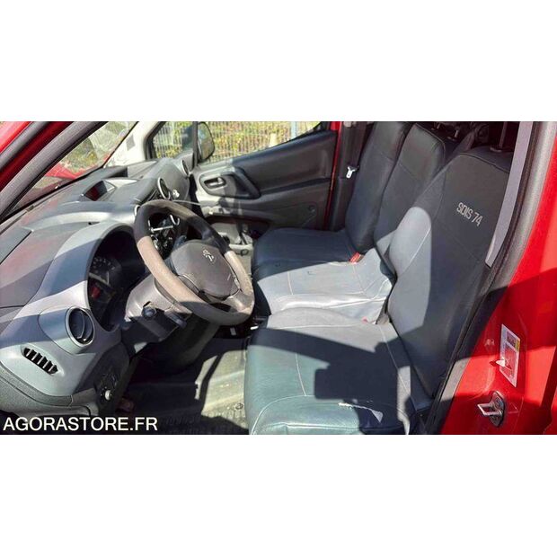 2015 Peugeot PARTNER-46984075