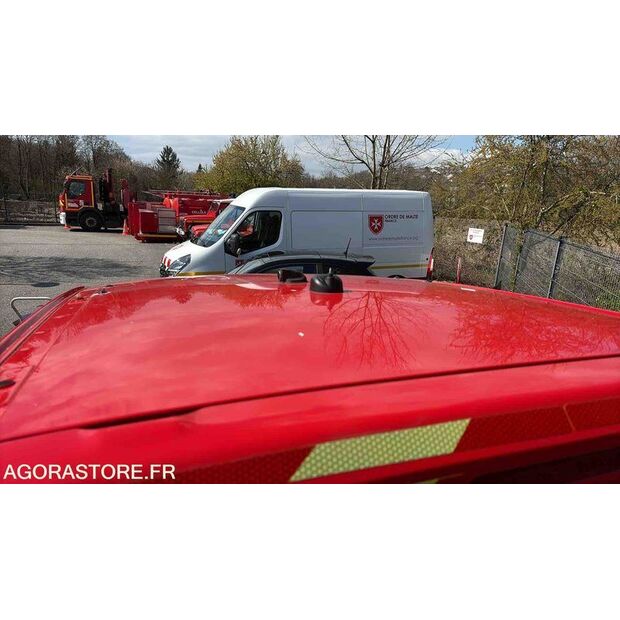 2015 Peugeot PARTNER-46984078