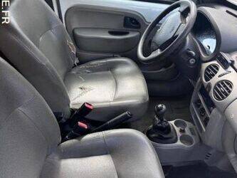 2004-renault-kangoo-1449802-46984267