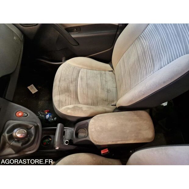 2012 رينو Kangoo-46985373