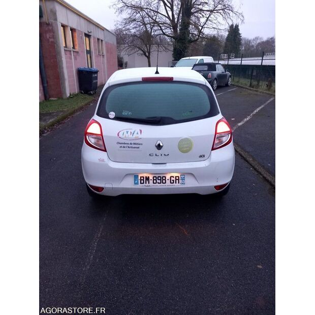 2011 Renault Clio-46985472