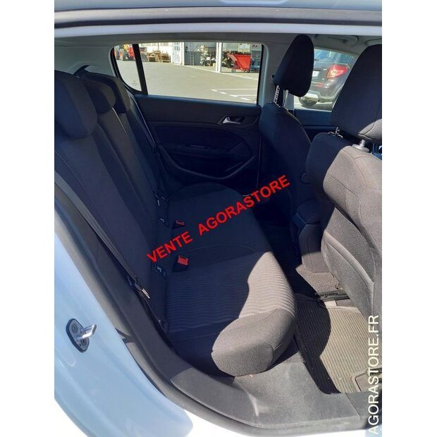 2015 Peugeot 308-46985526