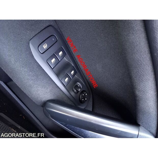 2015 Peugeot 308-46985536