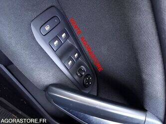 2015-peugeot-308-1449861-46985536