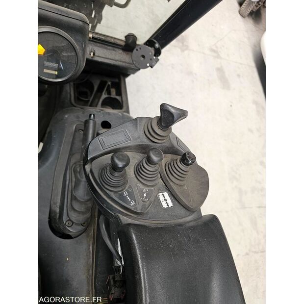 2004 فينويك E1602-46985612