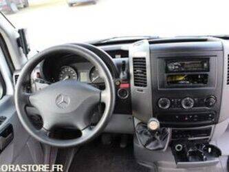 2016-mercedes-benz-sprinter-1449877-46985756