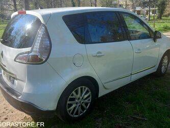 2016-renault-megane-1449878-46985780