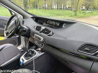 2016-renault-megane-1449878-46985785