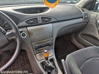 2004-renault-laguna-46985828