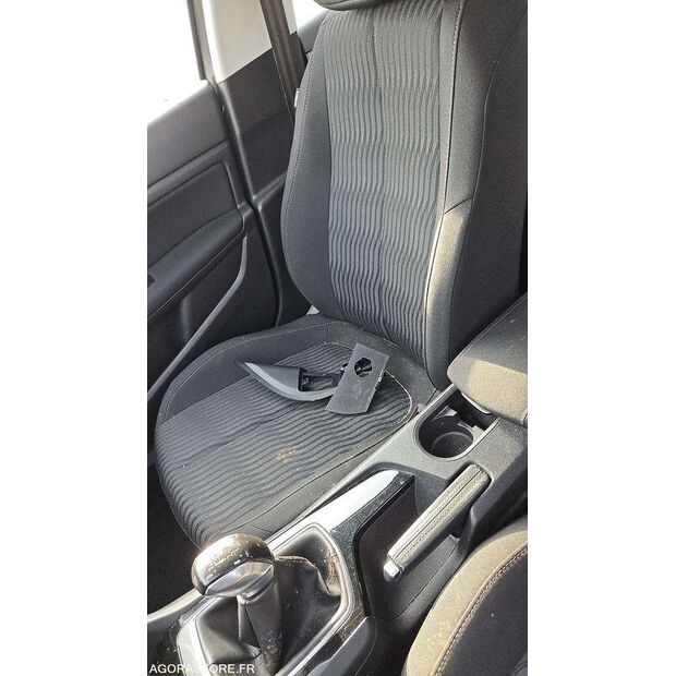 2016 Peugeot 308-46985870